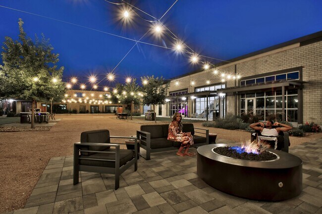 Building Photo - 215 Coca-Cola Pl