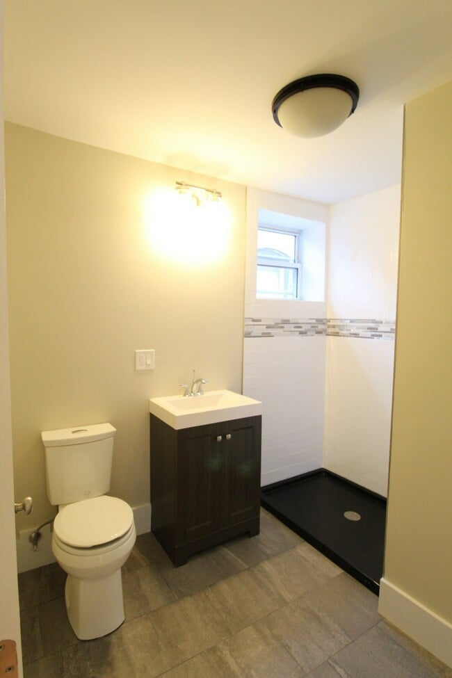 Building Photo - 38 Frankfort St