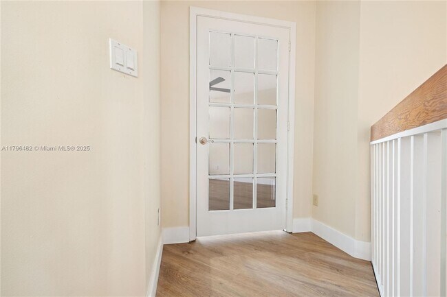 Building Photo - 958 Coral Club Dr