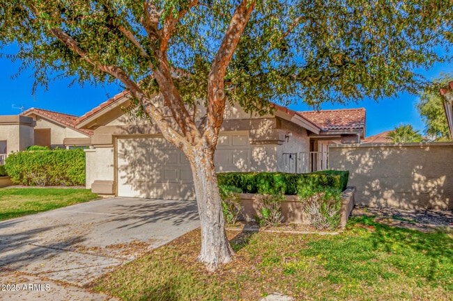 Building Photo - 768 S Martinique Dr