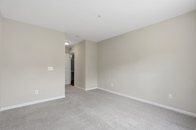 Building Photo - 39475 Springwater Dr