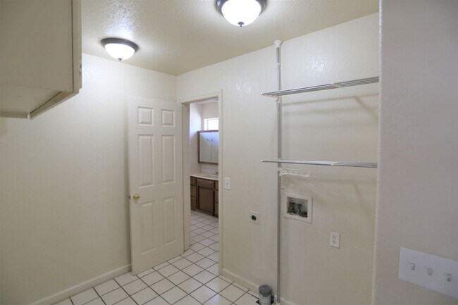Building Photo - Beautiful home in Patterson