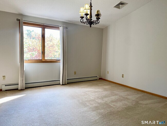 Building Photo - 139 Songbird Ln