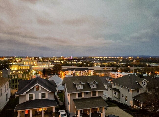 Building Photo - Spacious 1-Bedroom Floorplan in Little Italy