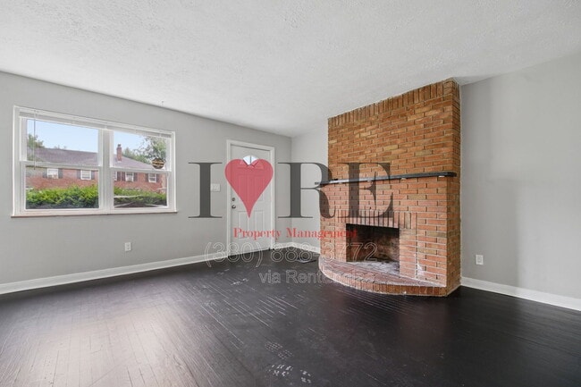 Building Photo - 338 S Chase Ave