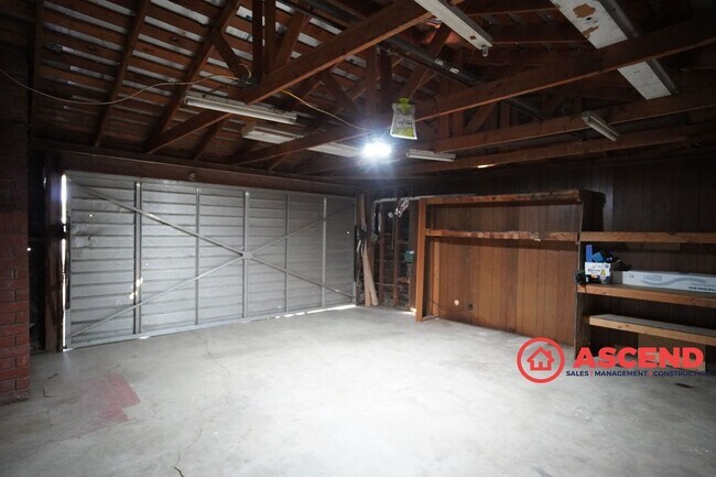 Building Photo - 3 Bed / 2 Bath Home on 2 Acres of Cattle L...