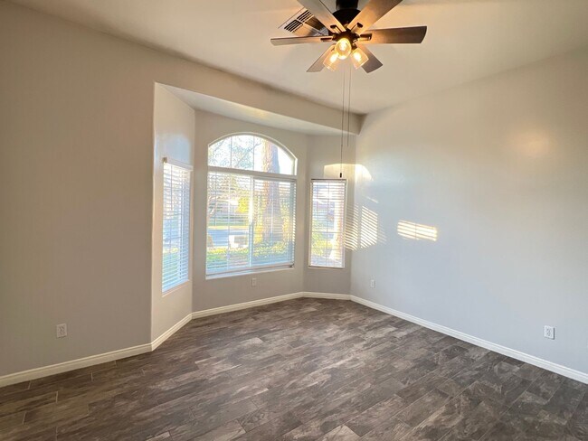 Building Photo - NORTHWEST BAKERSFIELD