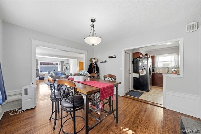 Building Photo - 226 Tacoma Ave