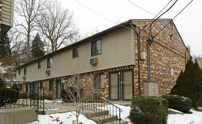 Building Photo - The Meadows Apartments