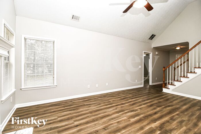 Building Photo - 270 Rosewood Cir