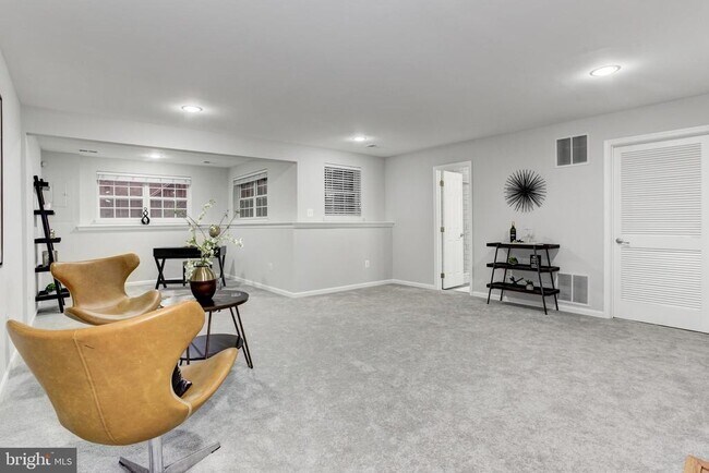 Building Photo - 6564 Trask Terrace