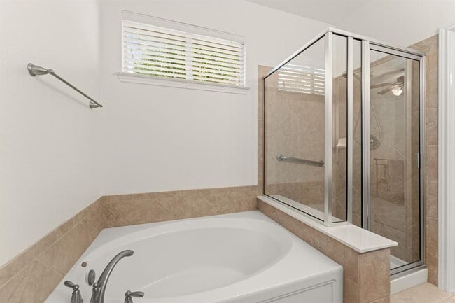 Building Photo - 2600 Lost Mine Tr