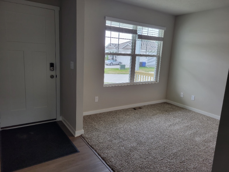 Building Photo - 4920 Copper Rdg Cir