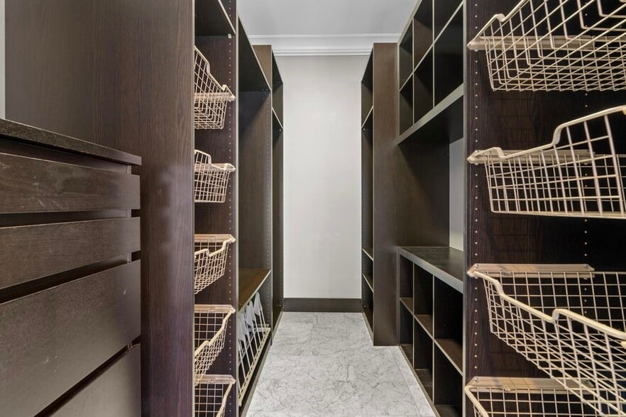 Building Photo - 161 Tudor St