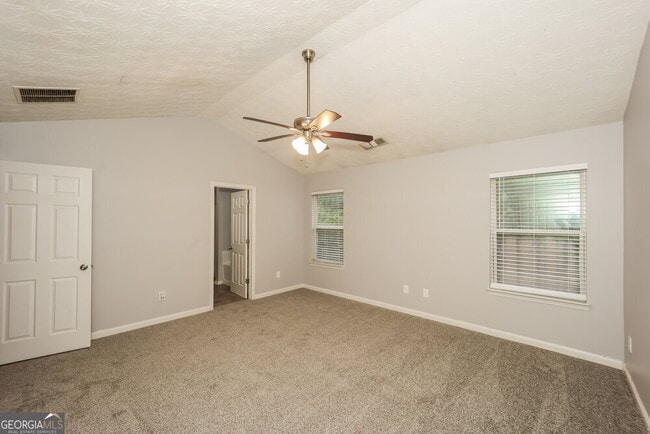 Building Photo - 9497 Lakeview Rd