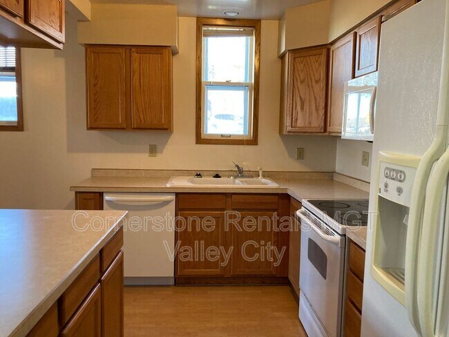 Building Photo - 253 College St SE