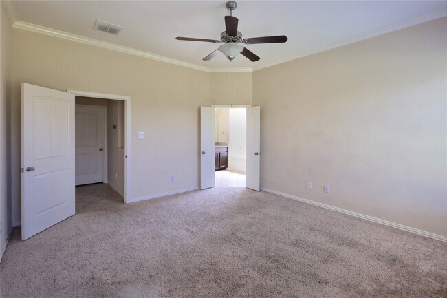 Building Photo - 14607 North Carolina Green Dr