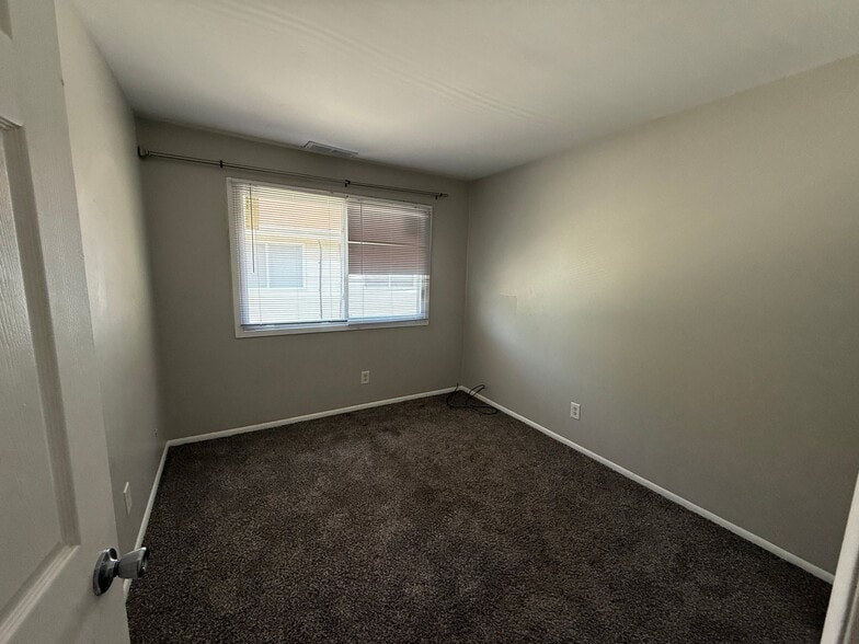 Building Photo - 6885 Fillmore Dr