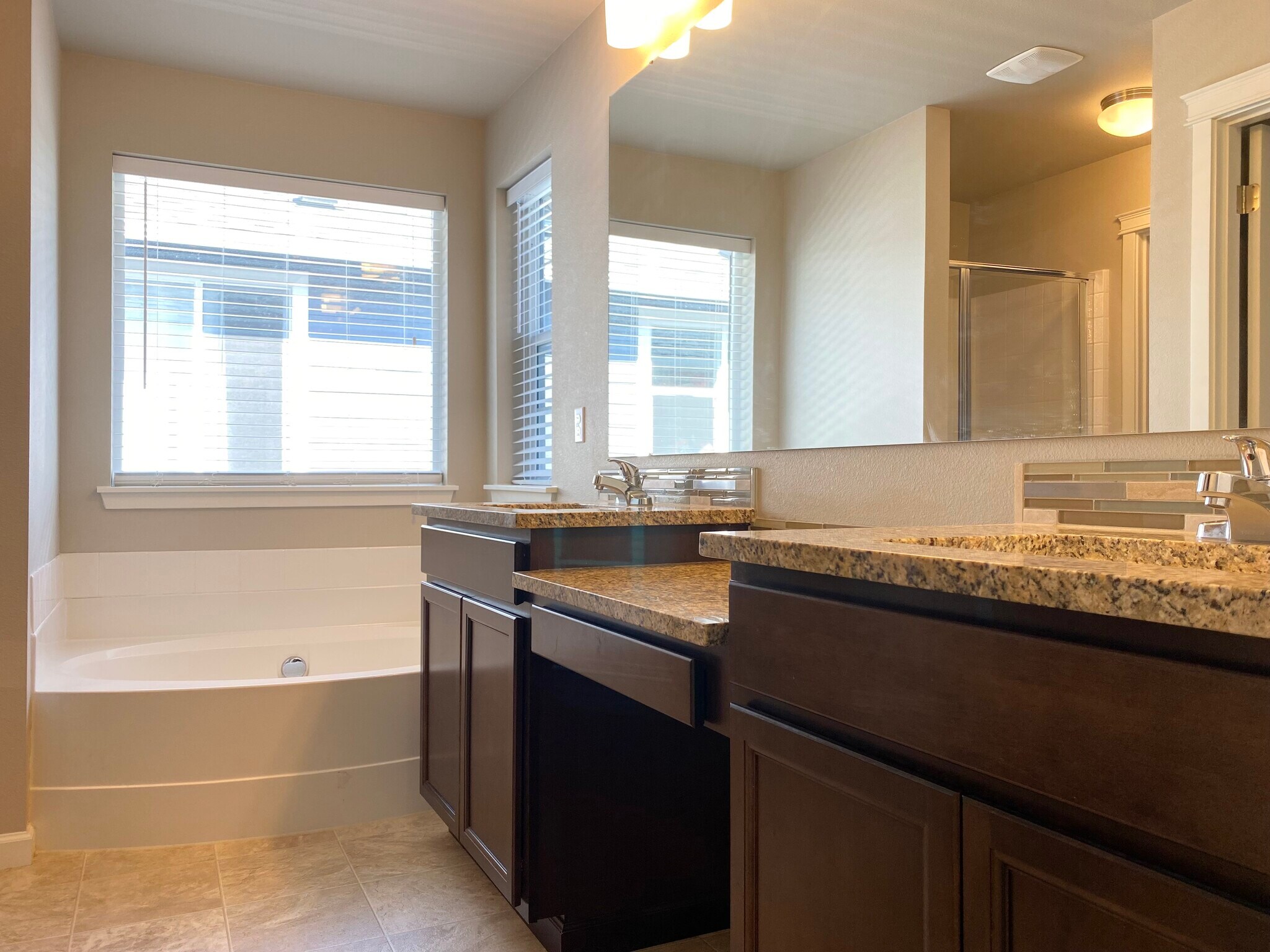 Building Photo - 2230 Hidden Creek Ct