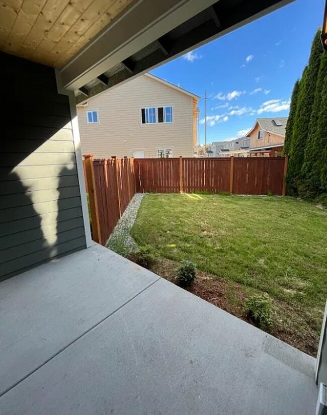 Building Photo - 2 Story Duplex | Sedro Woolley
