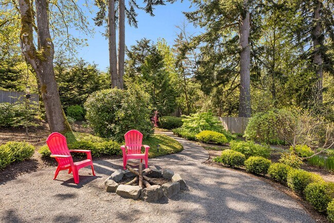 Building Photo - Bainbridge Island Home