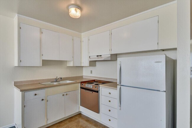 Building Photo - 90 Terra Vista Ave