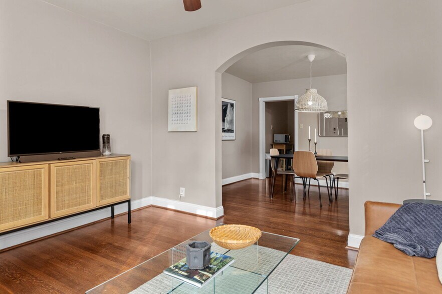 Building Photo - 6249 Odell St