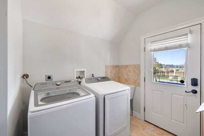 Building Photo - 45 Conklingtown Rd