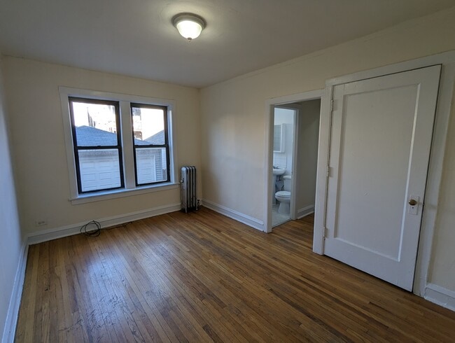 Building Photo - 3308 W Schubert Ave