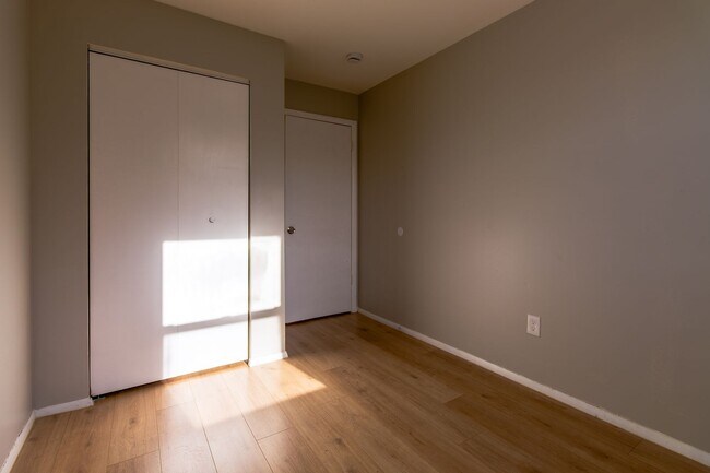 Building Photo - 14 N Black Horse Pike