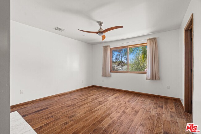 Building Photo - 660 San Juan Ave