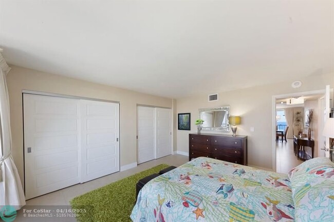 Building Photo - 4280 Galt Ocean Dr