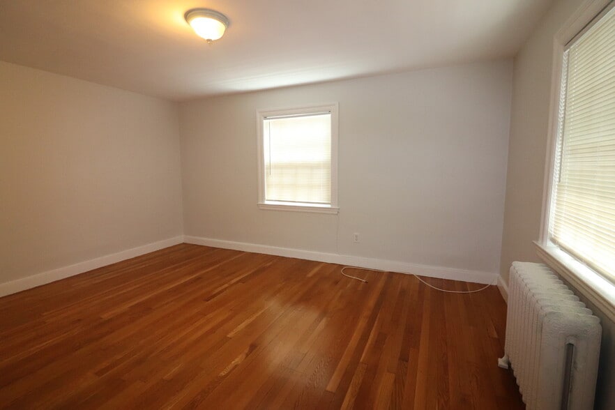 Building Photo - 72 Summit Ave