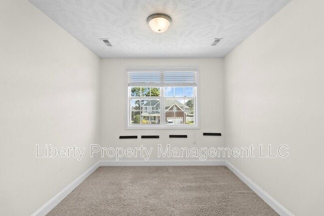 Building Photo - 146 Trenton Pl