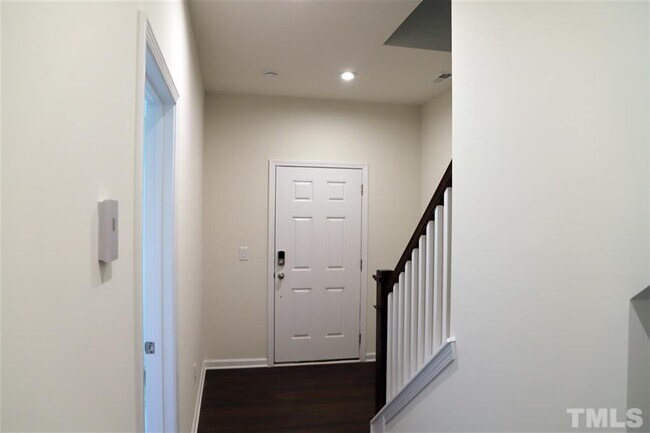 Building Photo - 315 King Closer Dr