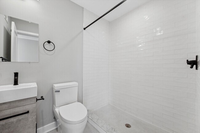 Building Photo - 1841 N Gratz St