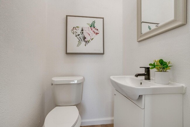 Building Photo - Charming Renovated 3-bedroom, 2-bathroom home!