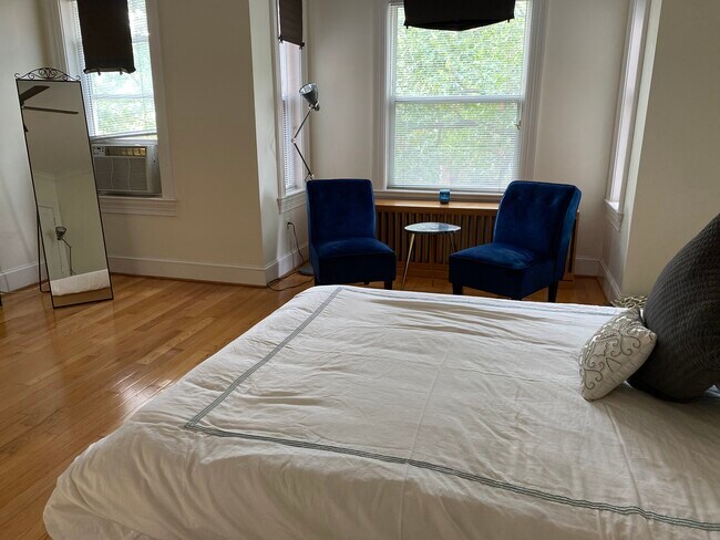 Bedroom - 106 Quincy Plz NE