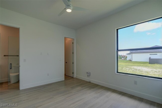 Building Photo - 1227 NW 40th Pl