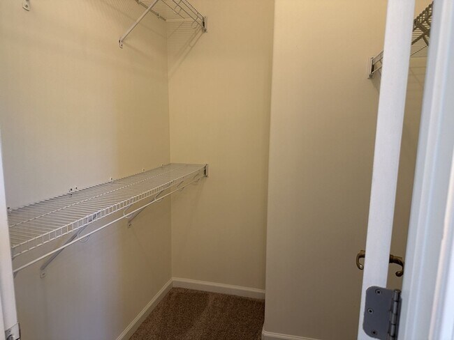 Building Photo - 20 Wesleyan Dr