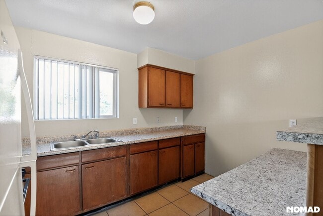 Building Photo - 6502 N 17th Ave