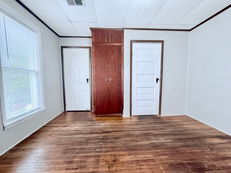 Bed #1 - 900 W Parker St