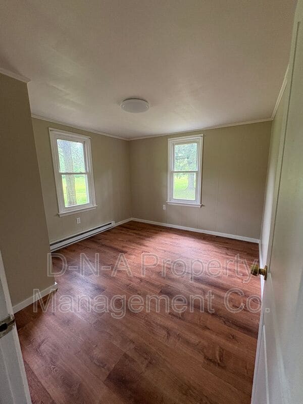 Building Photo - 307 Cabin Ln