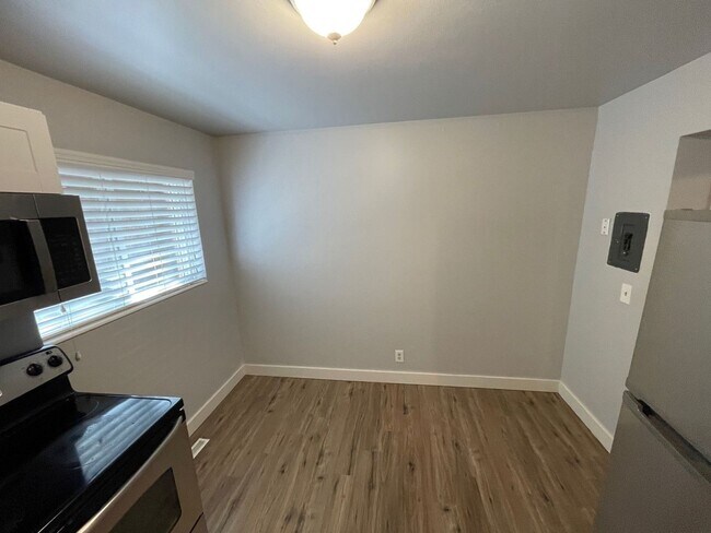 Building Photo - 1168 E 600 S