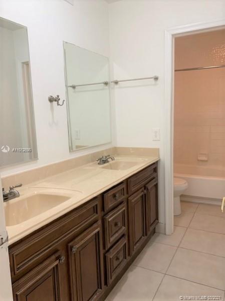 Building Photo - 5130 Elmhurst Rd