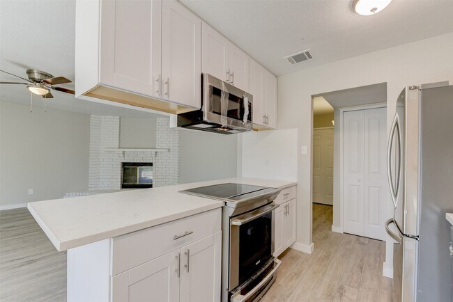 Building Photo - 24015 Beef Canyon Dr