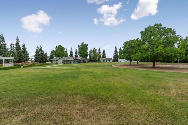 Building Photo - 4 Bedroom North Clovis Ranch on 3+ Acres