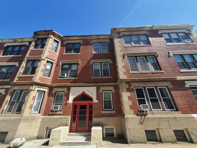 Building Photo - 12 Royce Rd