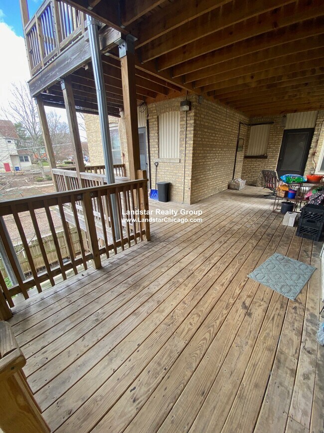 Building Photo - 552 Elmwood Ave