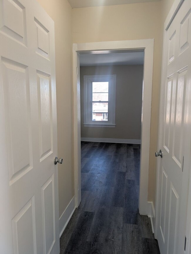 Building Photo - 2 Bedroom House for Rent